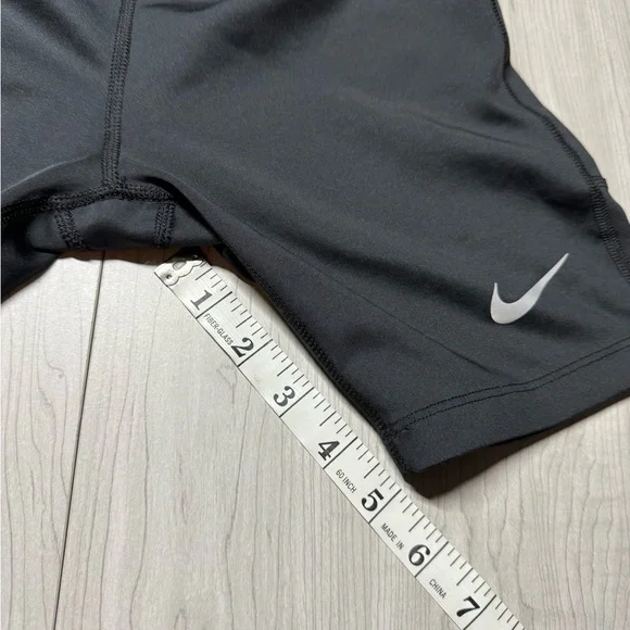 Nike Women's Black Shorts - Picture 4 of 8